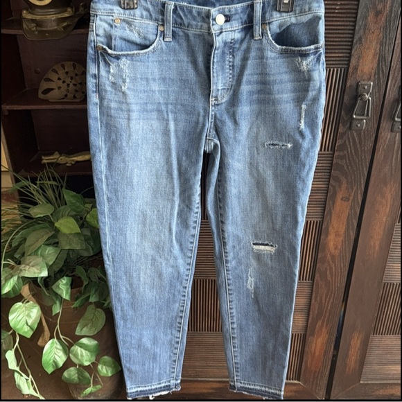 Talbots Flawless Slim Ankle Distressed Jeans Patches Raw Hems Medium Wash Sz 6 - Picture 13 of 13